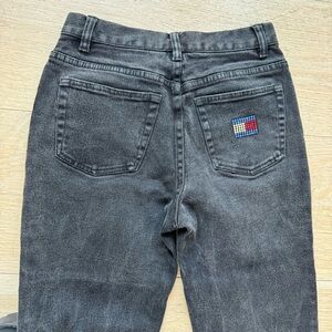 Tommy Hilfiger Black jeans. Super cute. Fitted